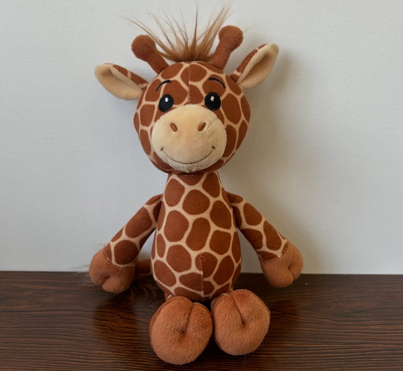 Custom giraffe plush toy made by Bella custom plush toy factory